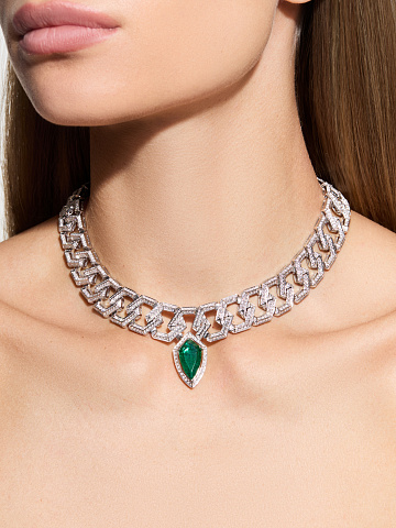 White gold chain necklace with emerald, 2