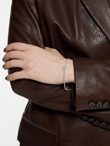 White gold bracelet with an emerald-cut diamond, 2