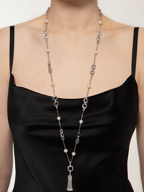 Necklace with white gold pendant with pearls, 4 Necklace with white gold pendant with pearls, 4