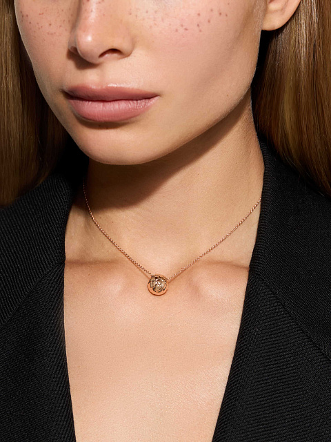 Rose gold pendant necklace, 3