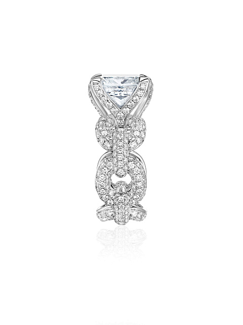 White gold ring with a princess-cut diamond and round diamonds, 4