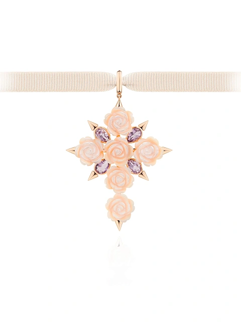 Pendant made of rose gold with mother-of-pearls and amethysts, 1 Pendant made of rose gold with mother-of-pearls and amethysts, 1