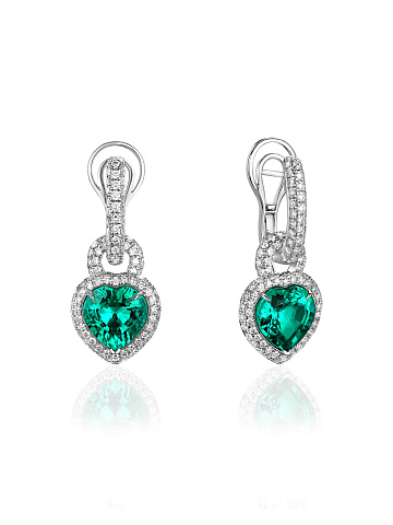Long white gold earrings with heart-cut emeralds, 1