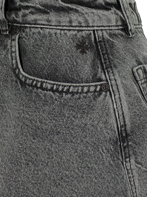 Grey denim shorts, 4 Grey denim shorts, 4