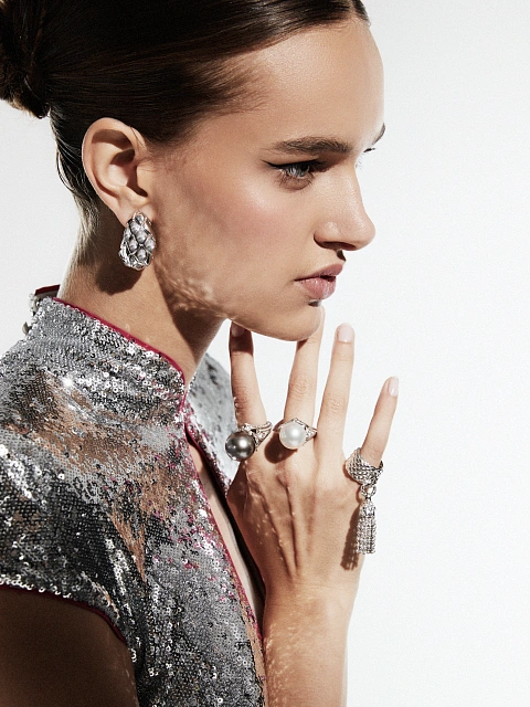 Ring made of white gold, pearls and diamonds, 6