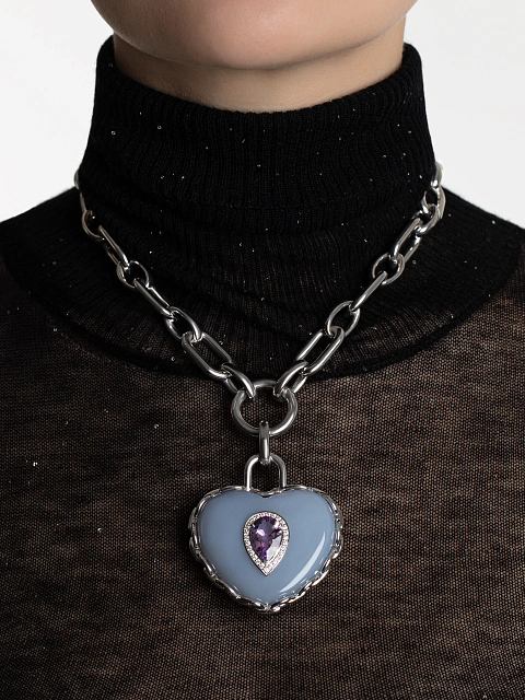 Silver necklace with heart-shaped chalcedony pendant, 2 Silver necklace with heart-shaped chalcedony pendant, 2