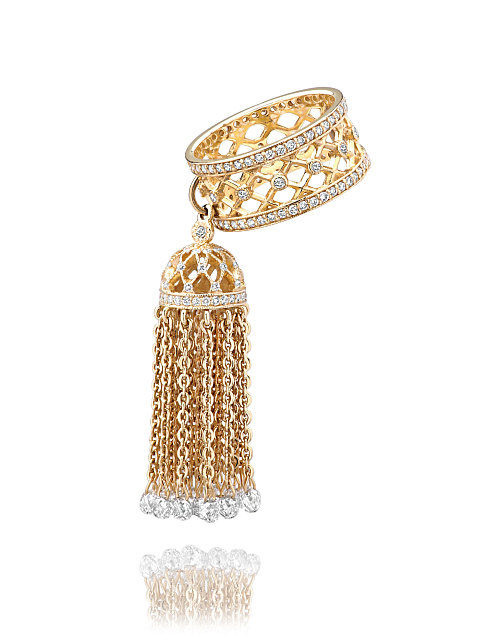 Yellow gold hand ring with diamonds, 1