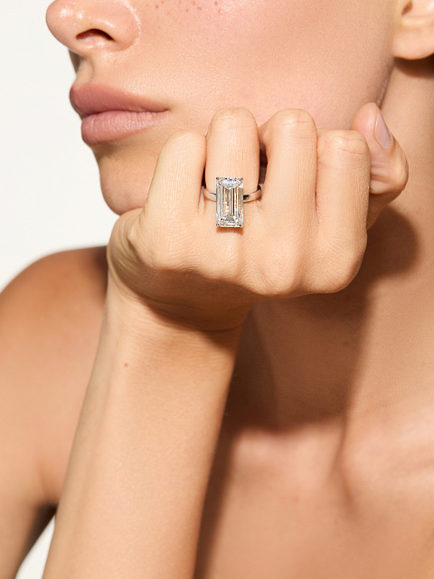 White gold ring with lab-grown octagon-cut diamond, 2
