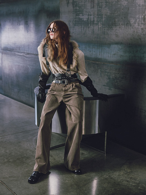 Light brown jeans, 2