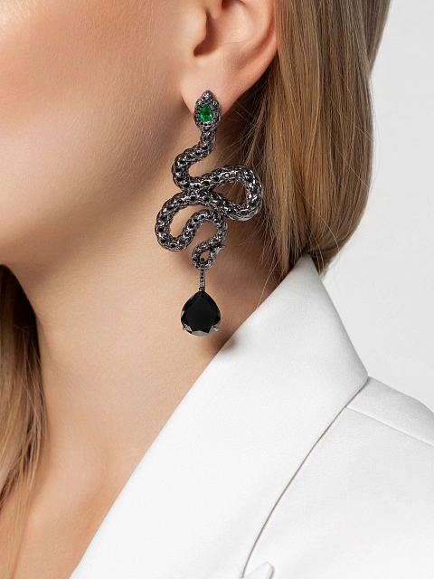 Blackened gold earrings with black diamonds and emeralds, 3