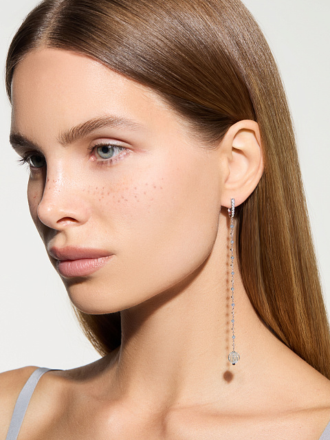 White gold earrings with colorless topazes, rock crystal and agate, 2 White gold earrings with colorless topazes, rock crystal and agate, 2