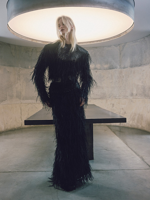 Maxi dress with ostrich feathers, 3