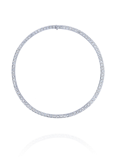 White gold necklace with princess-cut diamonds, 3