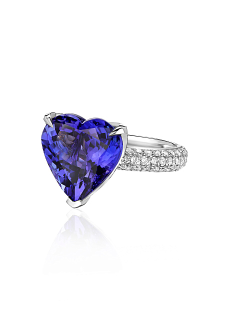 White gold ring with heart-cut tanzanite and diamonds, 6
