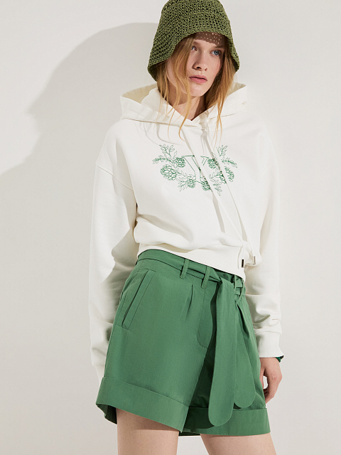 Cropped white hoodie with embroidery, 6