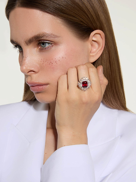 White gold ring with rhodolite and diamonds, 5 White gold ring with rhodolite and diamonds, 5