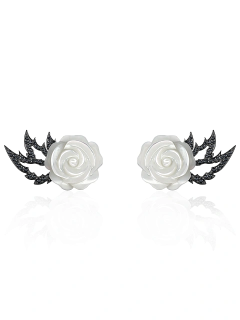 Stud earrings made of blackened gold with carved mother-of-pearl roses and round diamonds, 1 Stud earrings made of blackened gold with carved mother-of-pearl roses and round diamonds, 1