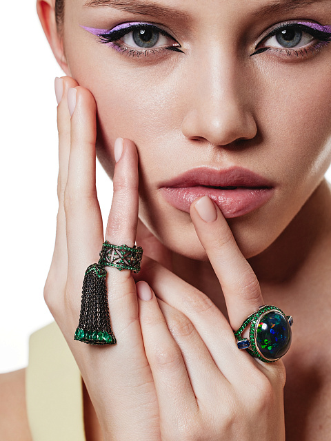 Black Gold Emerald Tassel Ring, 3 Black Gold Emerald Tassel Ring, 3