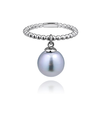 White Gold & Pearl Ring, 1