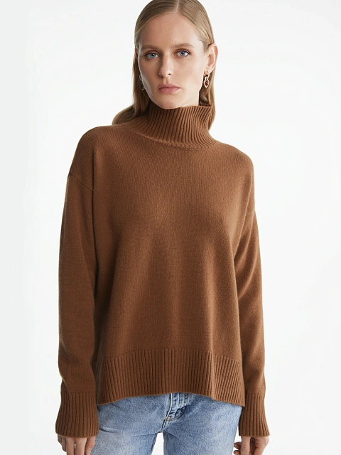 Brown Royal Cashmere Turtleneck Sweater, 2 Brown Royal Cashmere Turtleneck Sweater, 2
