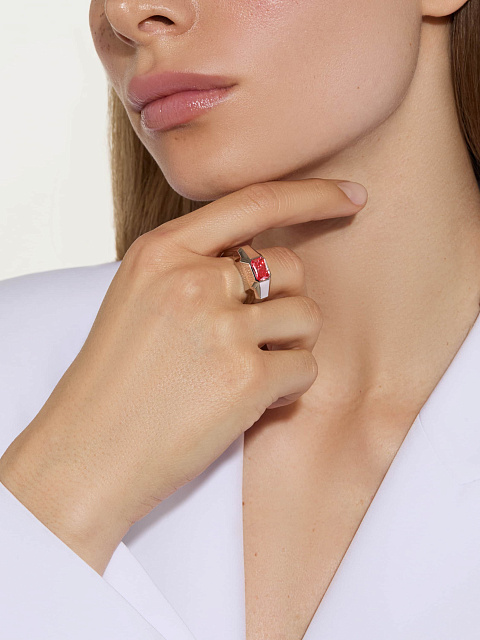 White gold ring with a rectangular pink LG diamond, 2