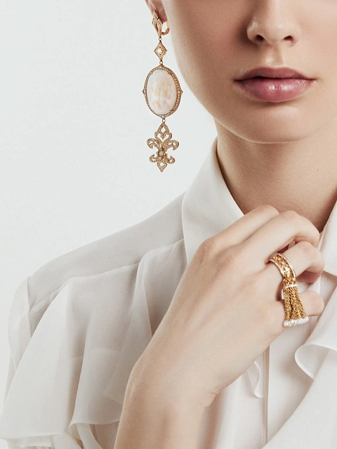 Cameo & Round Diamond & Gold Earrings , 3