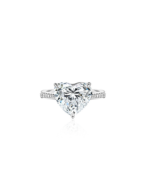 Ring with an LG diamond in a “heart” cut, 4 Ring with an LG diamond in a “heart” cut, 4