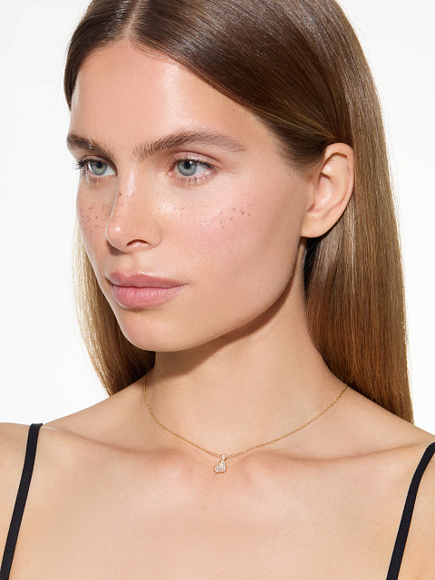 Necklace in yellow gold with a heart-shaped pendant, 3