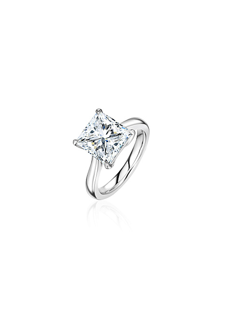 Ring with an LG diamond in a “princess” cut, 1
