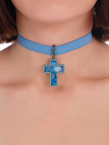 Pendant made of blackened gold with sodalite and topazes, 2