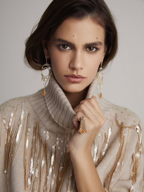 Yellow gold tassel ring with citrines, 3