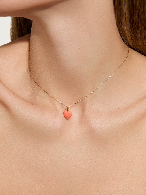 Yellow gold pendant necklace with a heart-shaped coral, 2