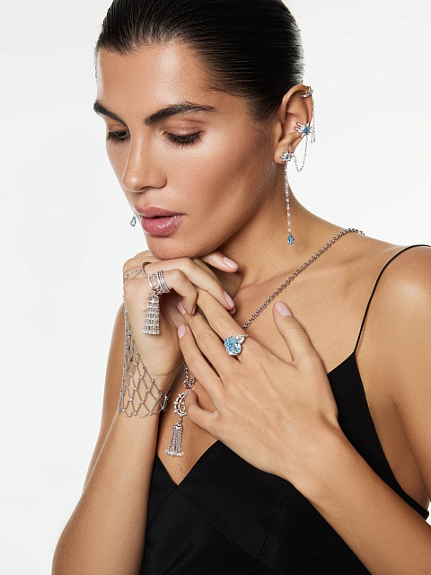 Ring with an oval lab-grown diamond, 4