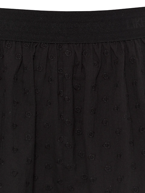 Black set with tie-front top and ruffled shorts, 4