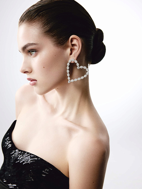 White Gold & Diamond Heart-Shaped Earrings, 5