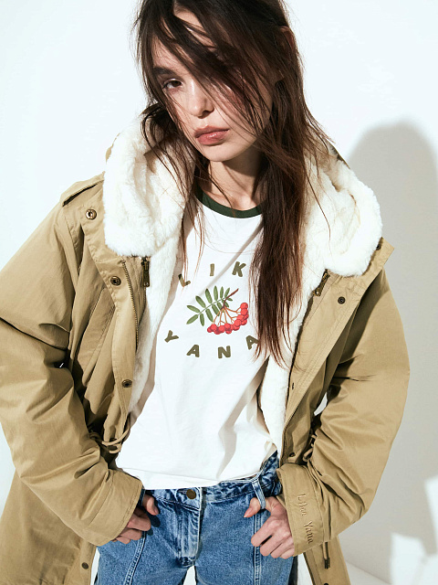 Beige parka made of raincoat fabric with faux fur, 5 Beige parka made of raincoat fabric with faux fur, 5