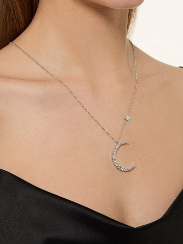 White gold necklace with crescent-shaped pendant, 2