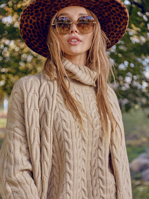 Beige Cashmere Cable Knit Sweater, 9