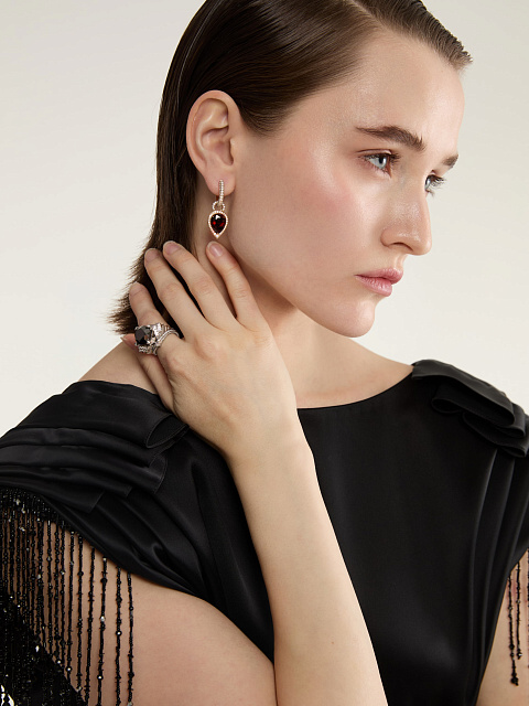 White gold ring with black diamond, 9