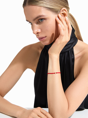 Yellow gold horseshoe bracelet, 2 Yellow gold horseshoe bracelet, 2