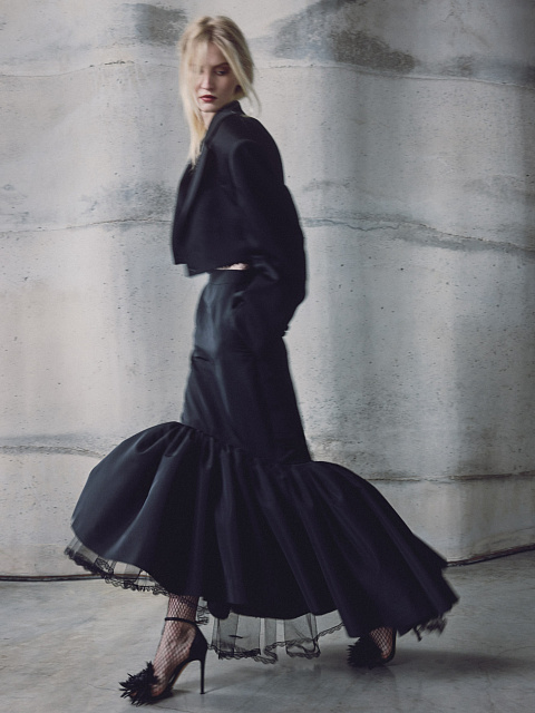 Black taffeta maxi skirt, 2 Black taffeta maxi skirt, 2