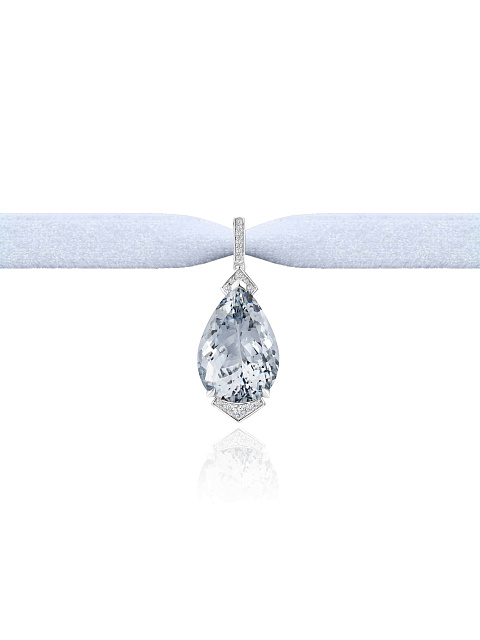 White gold pendant with pear-cut aquamarine, 1