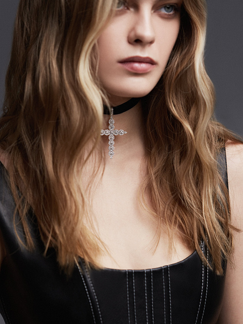 White Gold & Diamond Cross Pendant, 8