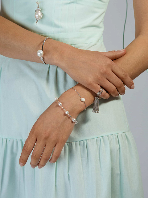 White gold bracelet with South Sea pearls and diamonds, 3
