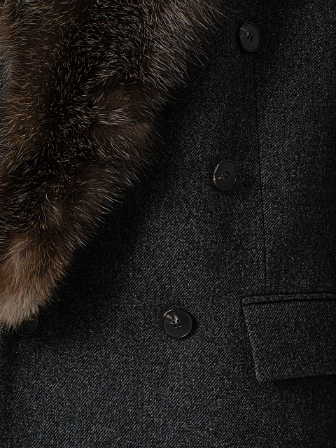 Short coat with fur collar, 4 Short coat with fur collar, 4