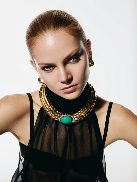 Necklace with chrysoprase, 3 Necklace with chrysoprase, 3