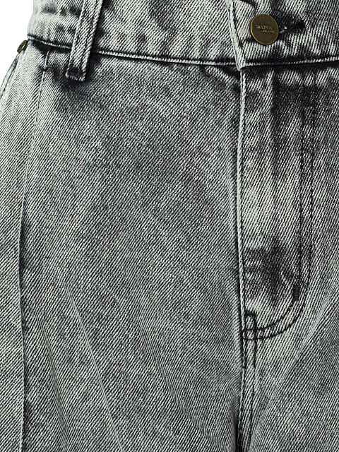 Grey jeans, 3 Grey jeans, 3