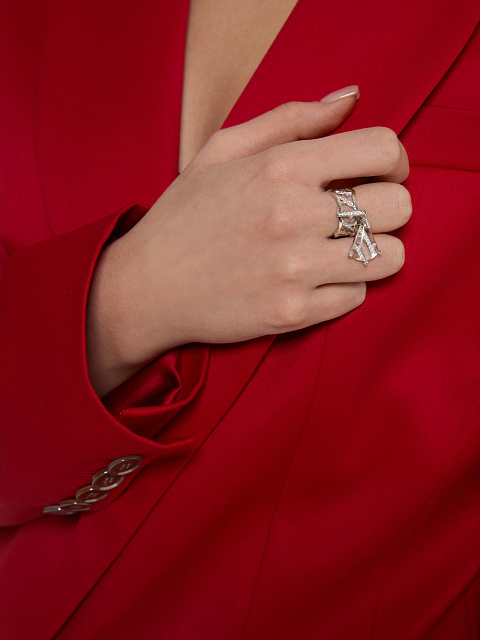 White gold ring with pendant and rock crystal, 3