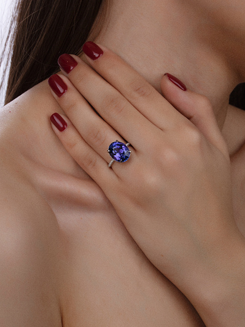 Oval Tanzanite, Round Diamond & White Gold Ring, 3