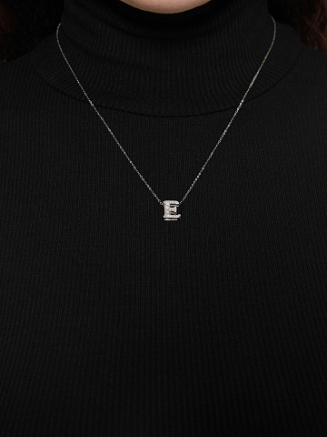 White gold necklace with a pendant in the shape of the letter E, 2